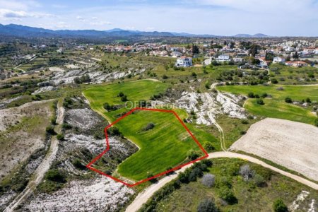Residential field in Kampia Nicosia - 2