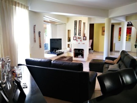 DETACHED 6 BEDROOM HOUSE IN MESA GEITONIA LIMASSOL - 11