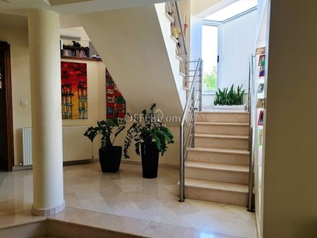 DETACHED 6 BEDROOM HOUSE IN MESA GEITONIA LIMASSOL - 10