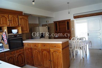 Spacious 3 Bedroom Apartment  In Strovolos Close To Stavrou Avenue - 5