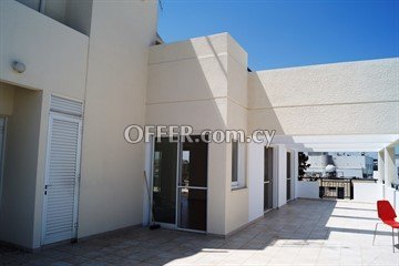 Spacious And Bright 3 Bedroom Whole Floor Apartment   In Strovolos, Ni - 4