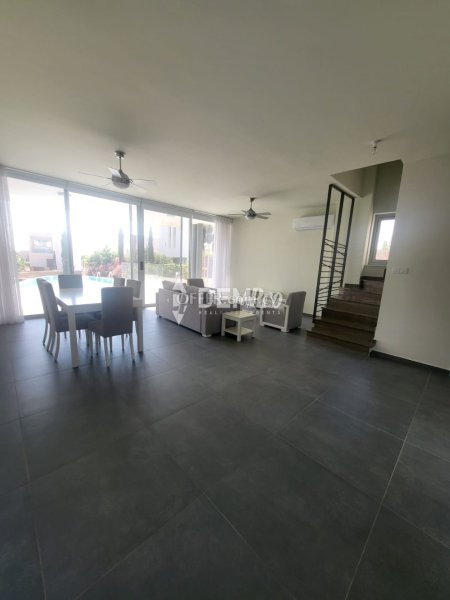 Villa For Sale in Chloraka, Paphos - DP3540 - 8