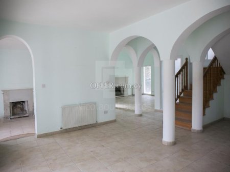 Building with Villa and Restaurant for sale in Palaichori - 3