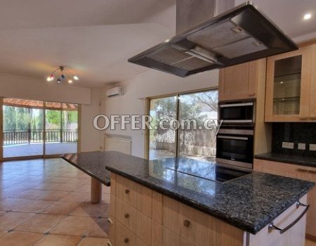 4 Bedroom Villa with Private Pool and Large Mature Gardens - 8