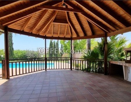 4 Bedroom Villa with Private Pool and Large Mature Gardens - 4