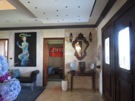 RESALE 5 BEDROOM VILLA  WITH SELF CONTAINED APARTMENT, POOL AND ESTABLISHED GARDEN - 11