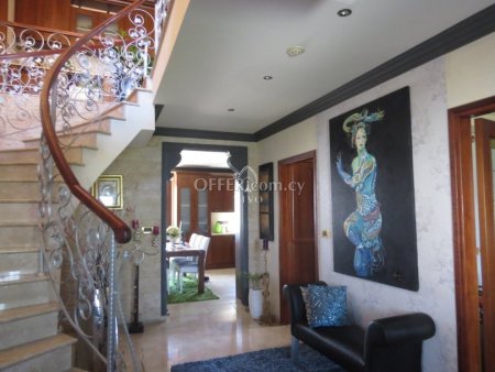 RESALE 5 BEDROOM VILLA  WITH SELF CONTAINED APARTMENT, POOL AND ESTABLISHED GARDEN - 10