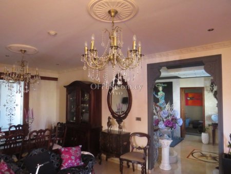 RESALE 5 BEDROOM VILLA  WITH SELF CONTAINED APARTMENT, POOL AND ESTABLISHED GARDEN - 8