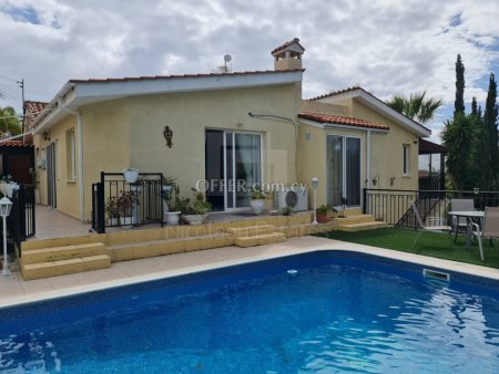 Detached 4 bedrooms house in Peyia - 1