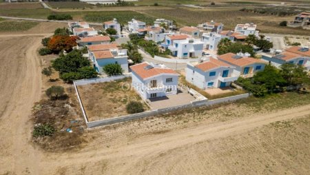 New For Sale €165,000 House (1 level bungalow) 3 bedrooms, Pervolia, Perivolia Larnaca - 2
