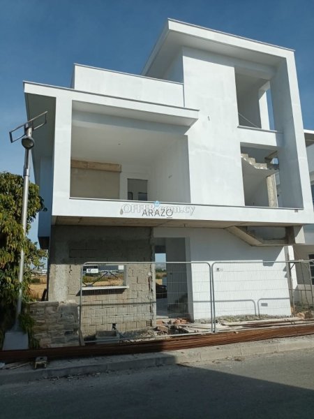 3 Bed Detached Villa for Sale in Dromolaxia, Larnaca - 5