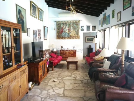TRADITIONAL 5 BEDROOM STONE BUILT HOUSE IN LANEIA LIMASSOL - 10
