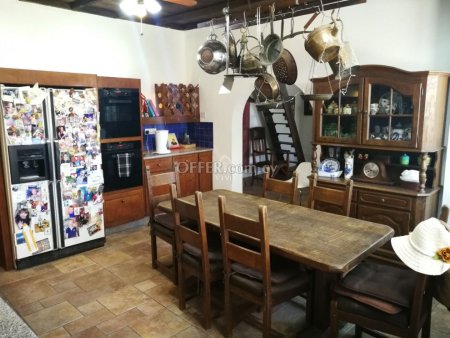 TRADITIONAL 5 BEDROOM STONE BUILT HOUSE IN LANEIA LIMASSOL - 9