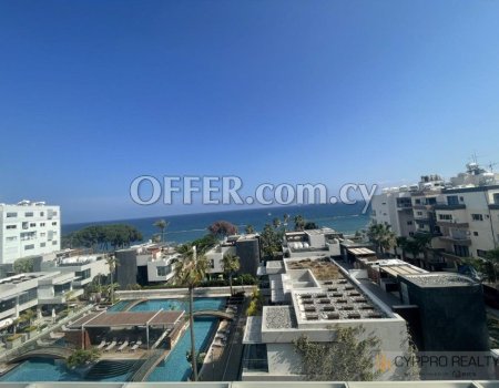 Beachfront 4 Bedroom Apartment in Tourist Area