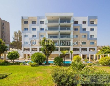 Beachfront 4 Bedroom Apartment in Agios Tychonas - 6