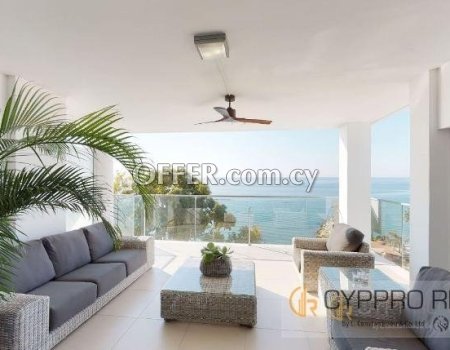 Beachfront 4 Bedroom Apartment in Agios Tychonas - 1