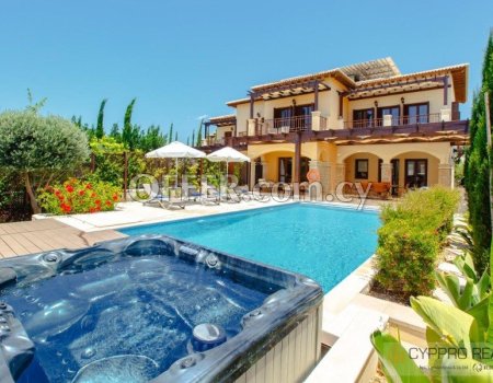 3 Bedroom Villa in Aphrodite Hills - 1