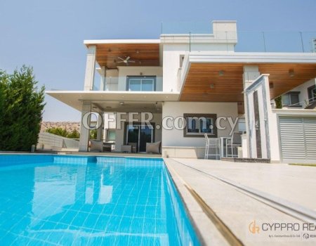 4 Bedroom Villa in Agios Tychonas - 7