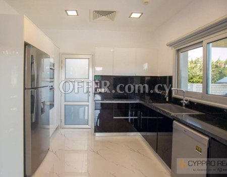 4 Bedroom Villa in Agios Tychonas - 5