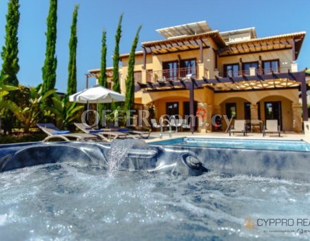 3 Bedroom Villa in Aphrodite Hills - 1