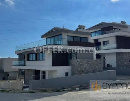 4 Bedroom House in Ag Fyla