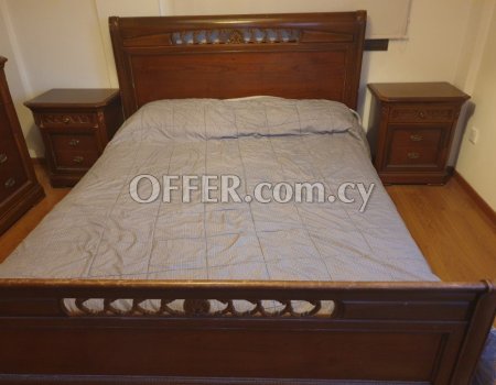 Κρεβάτι και 2 κομοδίνα