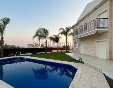 Spacious 5 Bedroom villa with pool unfurnished - 8