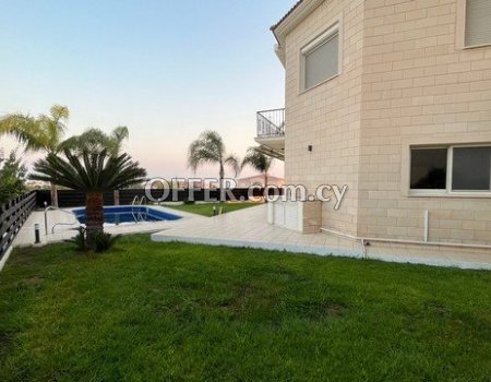 Spacious 5 Bedroom villa with pool unfurnished - 1