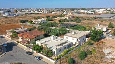 6 Bed Bungalow for Sale in Deryneia, Ammochostos - 1