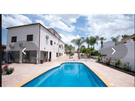 Five Bedroom Detached House with Private Swimming Pool For Sale - 9