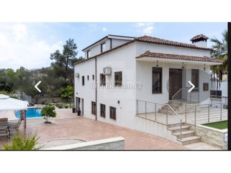 Five Bedroom Detached House with Private Swimming Pool For Sale - 8