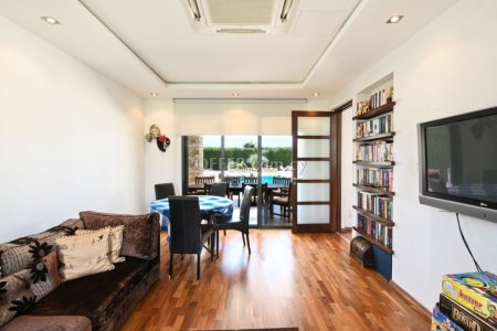 6 Bed Detached Villa for Sale in Dromolaxia, Larnaca - 6