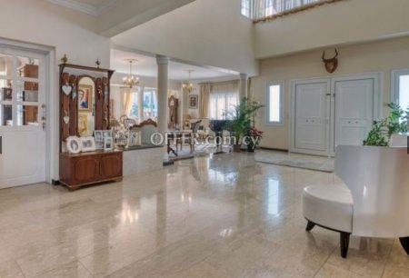 New For Sale €1,100,000 House 7 bedrooms, Detached Larnaka (Center), Larnaca Larnaca - 9
