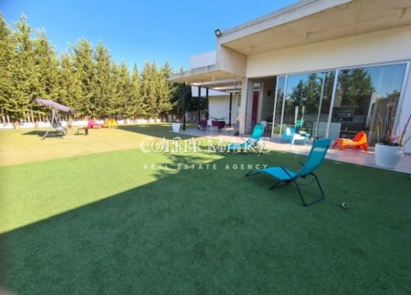 Luxury 4 bedroom detached house with swimming pool in Dali