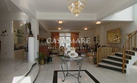 Detached house for sale with swimming pool located in Lakatameia, Nicosia district. - 8