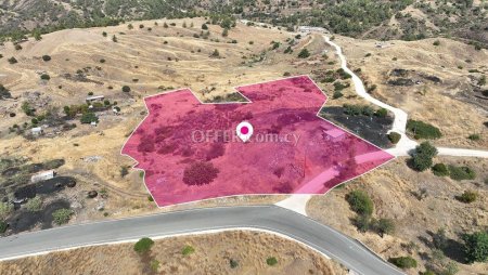 Field in Pano Pyrgos Nicosia - 4