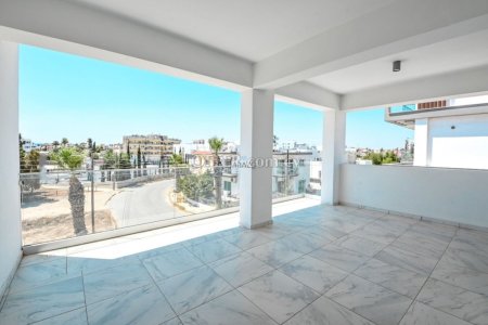 2 Bed Apartment for Sale in Agioi Anargyroi, Larnaca - 3