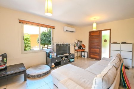 3 Bed House for Sale in Pervolia, Larnaca - 9