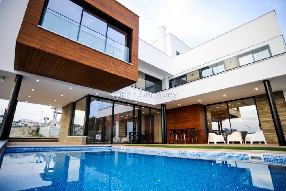 House (Detached) in Agia Fyla, Limassol for Sale - 1