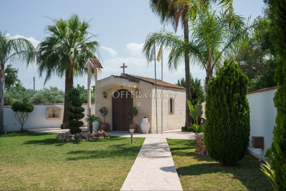 House (Detached) in Agia Varvara, Nicosia for Sale - 2