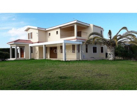 Two storey house on a big plot of 2735 sq.m in Agioi Trimithias - 1