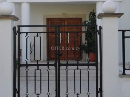 House (Detached) in Agia Varvara, Nicosia for Sale - 1