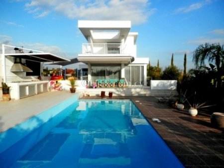 House (Detached) in Ypsonas, Limassol for Sale
