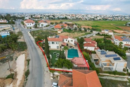 House (Detached) in Strovolos, Nicosia for Sale - 2