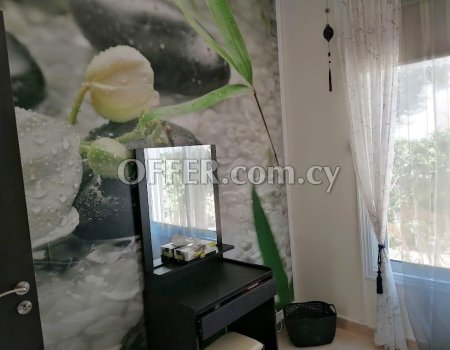 TWO BEDROOM GROUND FLOOR APARTMENT WITH A PRIVATE GARDEN - 4
