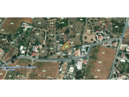 Residential plot of 716 sq.m for sale in Psimolofou Nicosia - 2