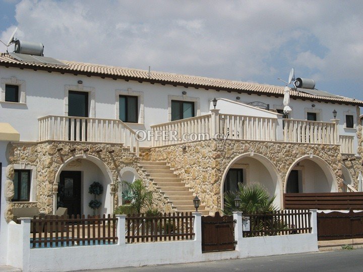 House (Semi detached) in Vrysoules, Famagusta for Sale - 2