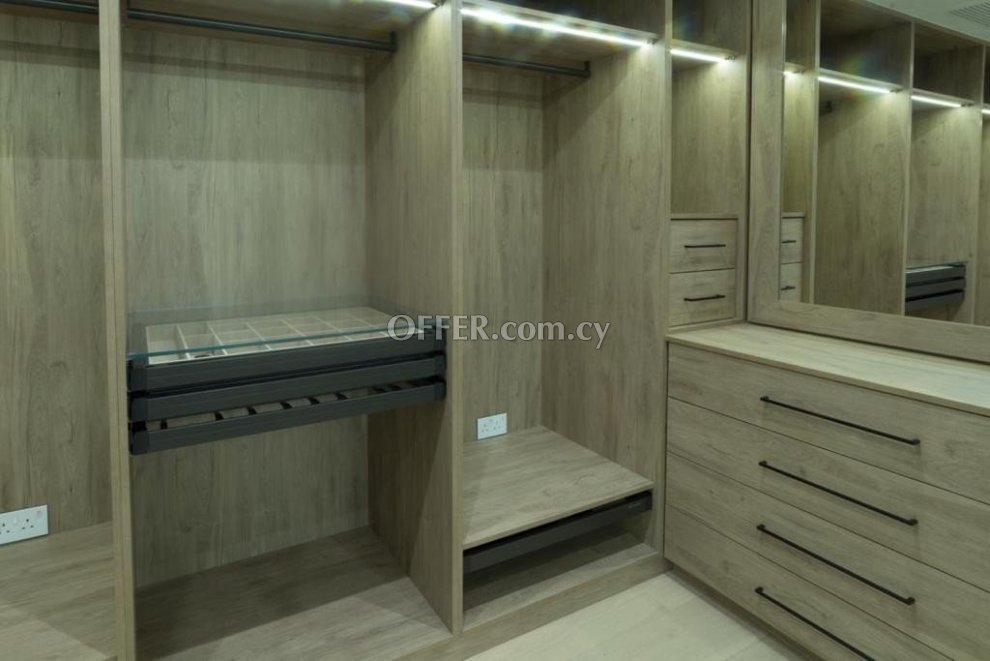 Apartment (Penthouse) in Germasoyia Tourist Area, Limassol for Sale - 8