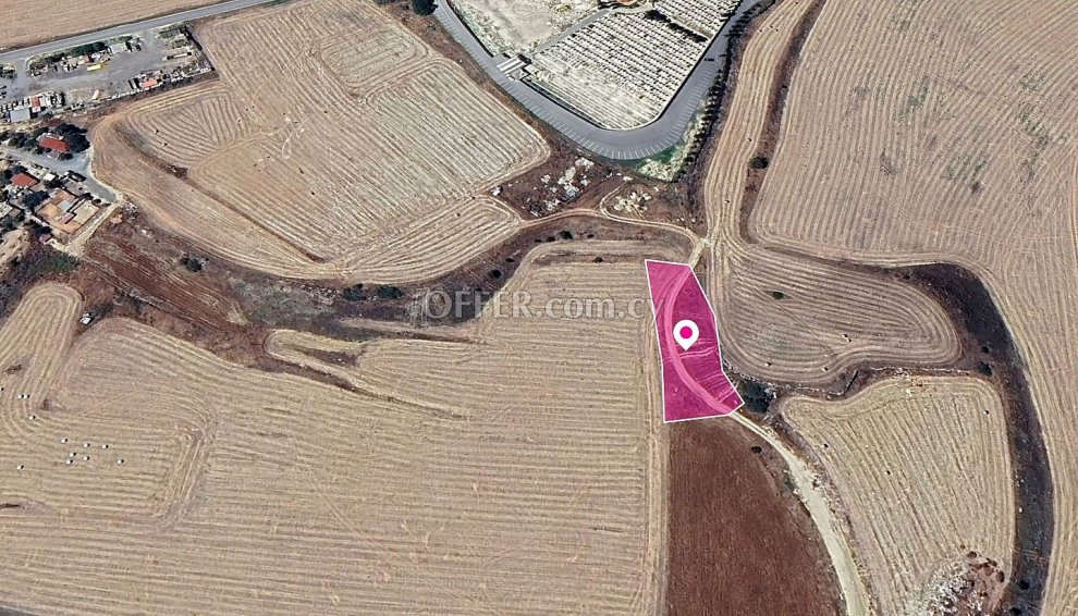 Share Field in Apostolos Loukas Aradippou Larnaca - 3