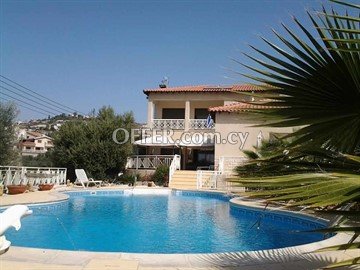  3 bedroom villa in Ayios Tychonas, with big land - 4